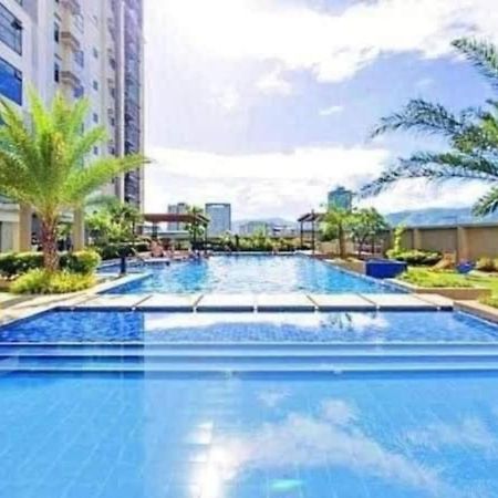 Horizon 101 A2 Shortwalk Robinson Mall Mango Square Bar Apartamento Cebu Exterior foto
